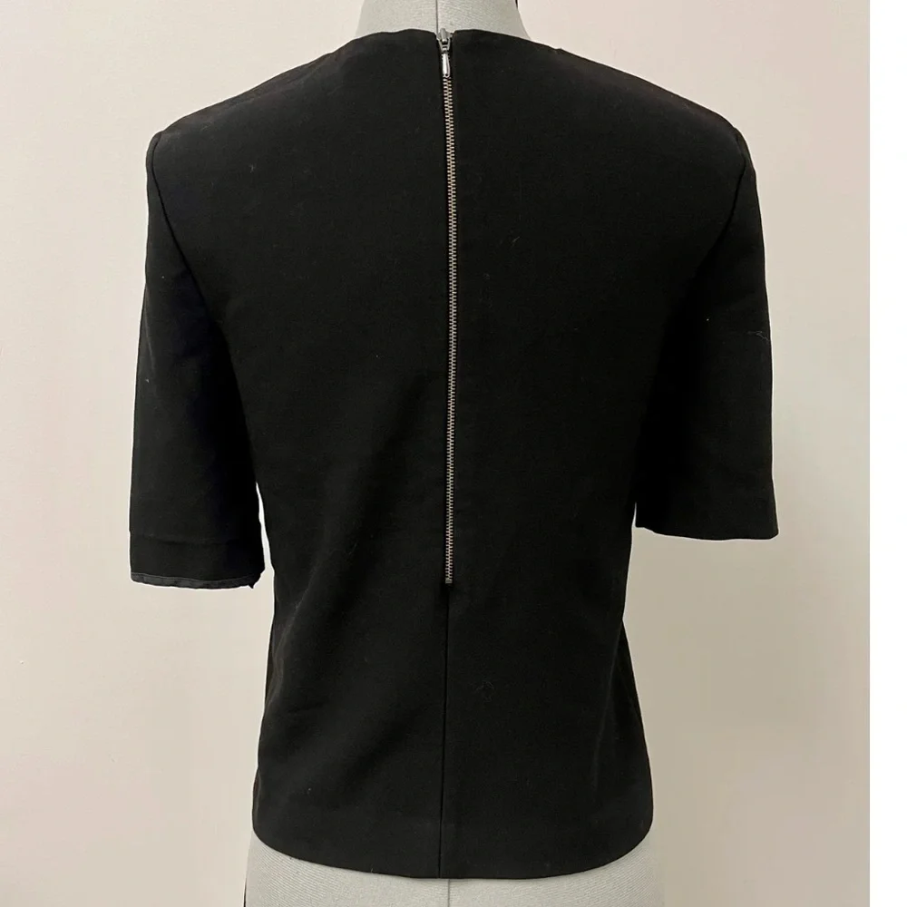 Aritzia t. babaton Blouse Sz XS Short Sleeve  Black EUC - Picture 6 of 13